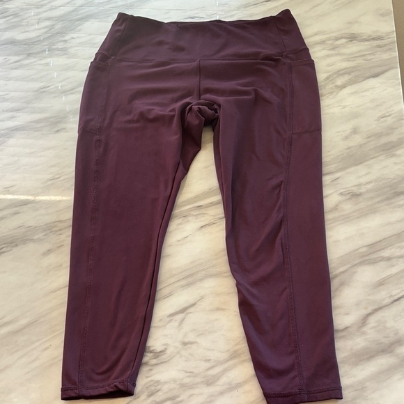 Danskin Burgundy Activewear - Picture 1 of 4